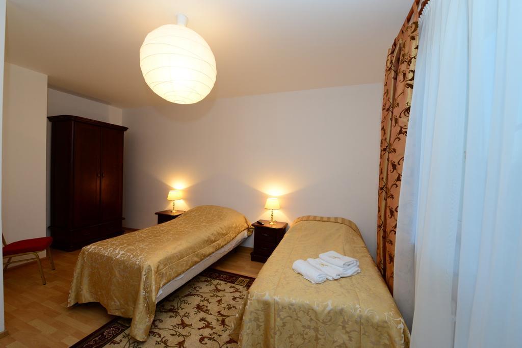 B&B Airport Modlin Nowy Dwor Mazowiecki Phòng bức ảnh